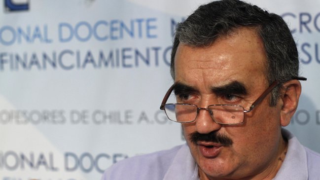 Colegio de Profesores continuará con movilizaciones pese a diálogo con autoridades