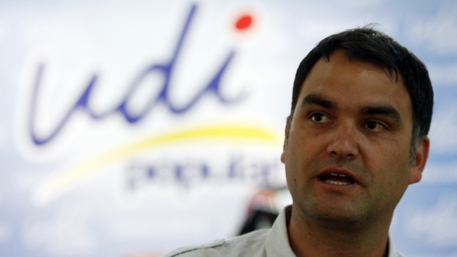 Comisión política de la UDI definirá presidencia interina de Macaya