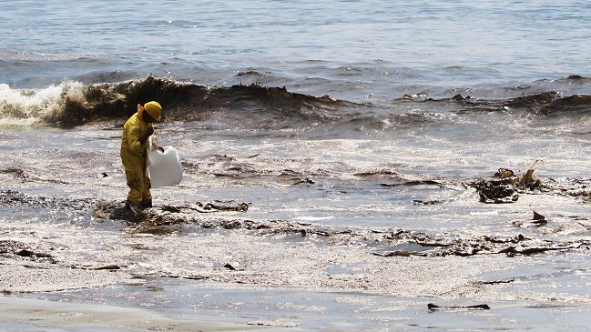 Derrame de petróleo afecta al Archipiélago Juan Fernández