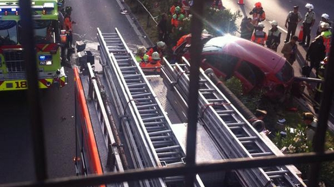 Choque por alcance dejó dos lesionados en Avenida Kennedy