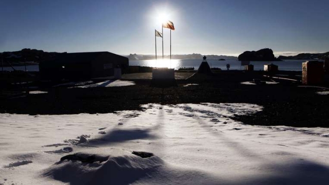 Condiciones meteorológicas impidieron viaje a Antártica de ministros de Defensa