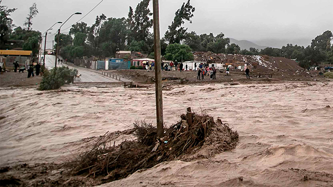 Diego de Almagro: 300 personas sobre las techumbres esperan ser evacuadas
