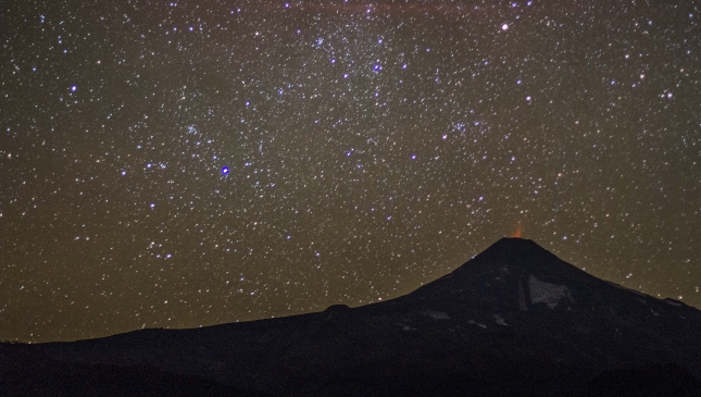 Comportamiento del Volcán Villarrica fue tranquilo durante la noche