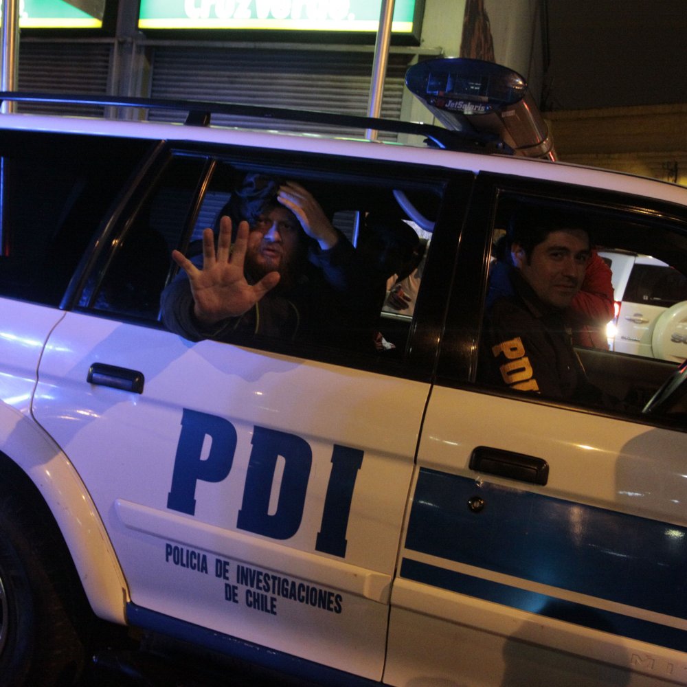 Sujeto fue detenido acusado de abusar de una menor en Santiago Centro