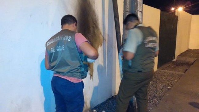 Desconocidos atacaron cuartel de Carabineros de Iquique con bombas molotov
