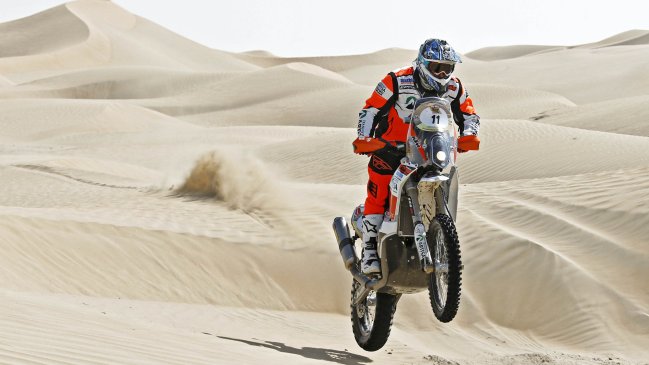 Pablo Quintanilla ascendió al cuarto lugar en el Rally de Abu Dhabi