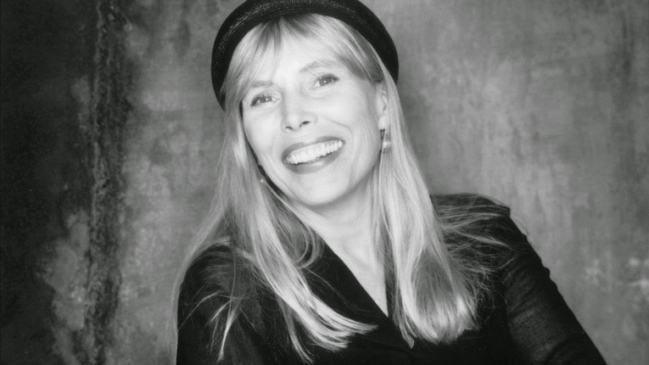 Joni Mitchell fue hospitalizada