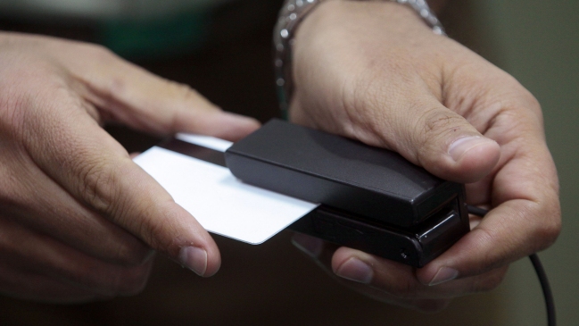Dos sujetos fueron detenidos acusados por clonación de tarjetas