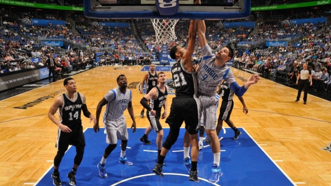 San Antonio Spurs selló su pase a los play-offs