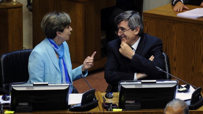 Allende y Escalona inscribieron sus candidaturas a la presidencia del PS