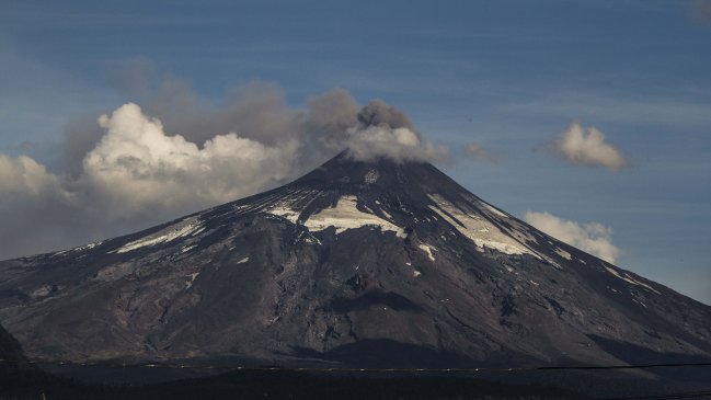 Onemi: Volcán Villarrica mantiene condición de inestabilidad
