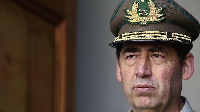 Director de Carabineros dijo haber reaccionado ante 