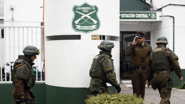 Dos personas fueron detenidas por quema de bus de Transantiago