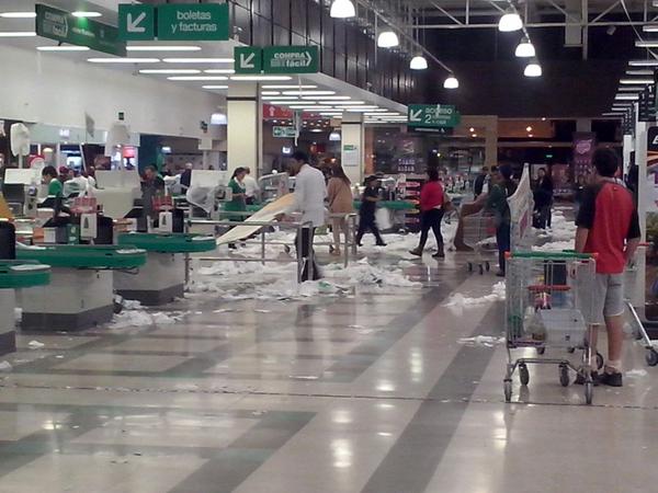 Sin acuerdo sigue la huelga de trabajadores de la cadena Jumbo