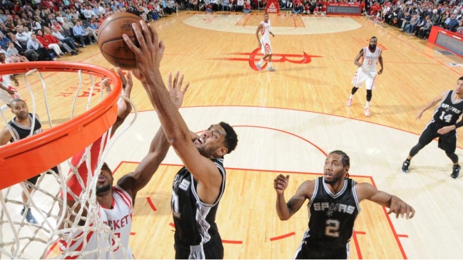 San Antonio Spurs logró su décimo triunfo seguido en la NBA a costa de Houston Rockets
