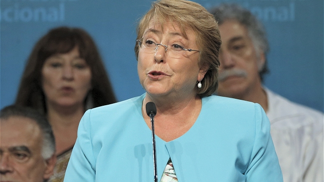 Bachelet firmó proyecto para otorgar 500 millones de dólares para la reconstrucción
