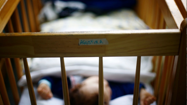 Mujer fue arrestada en Bolivia por vender a su hijo de un año en 28 dólares