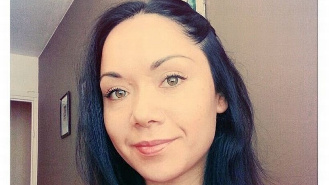 Joven sueca usa Youtube para buscar a sus padres biológicos en Chile