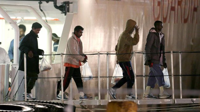 Italia salvó a 638 inmigrantes del mar durante el lunes