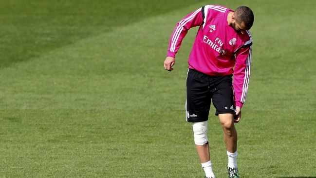 Benzema se sumó a las bajas de Real Madrid con un esguince de rodilla