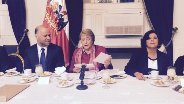 Bachelet: Un país que va a La Haya debiera respetar lo que la Corte defina