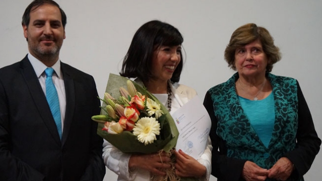 Paula Molina fue distinguida en aniversario de Periodismo de la Universidad de Chile