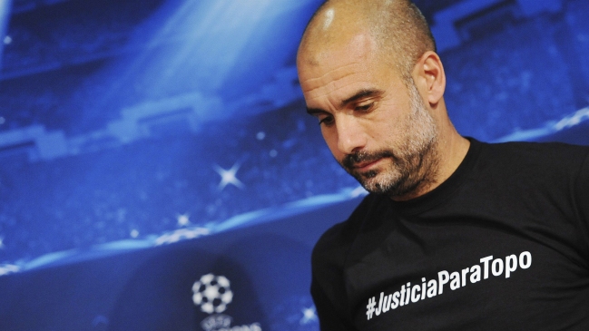 UEFA puede sancionar a Guardiola por camiseta en apoyo a familia de periodista fallecido