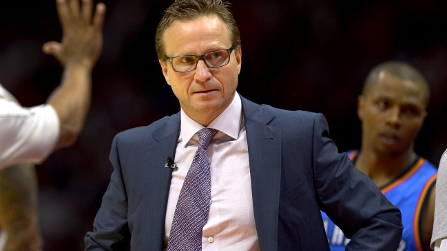 Oklahoma City Tunder hizo oficial el despido del técnico Scott Brooks