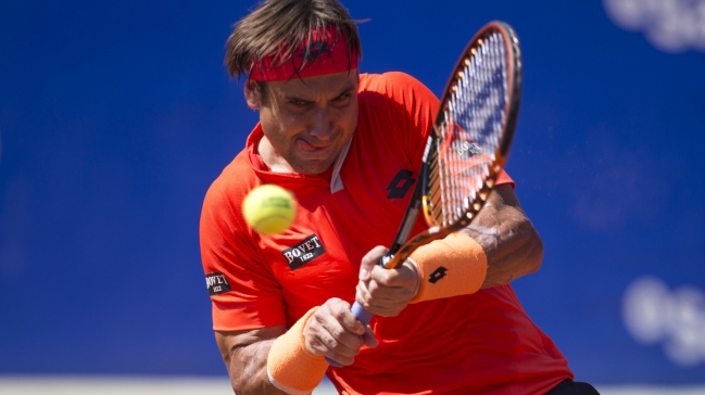 Ferrer superó un duro partido para avanzar a cuartos en Barcelona