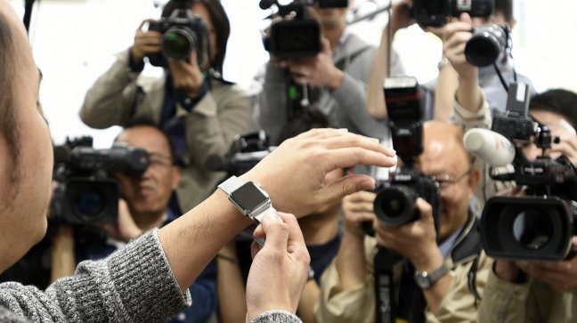 Apple inició sin filas la venta física del Apple Watch