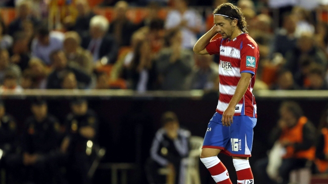Granada de Manuel Iturra fue goleado por Valencia y se complicó más con el descenso
