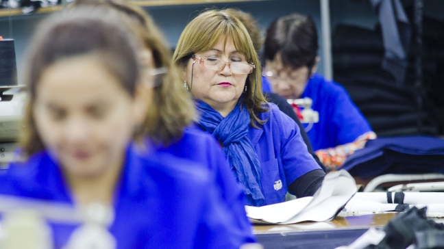 Crece el empleo entre mujeres en Latinoamérica, pero la mayoría es informal