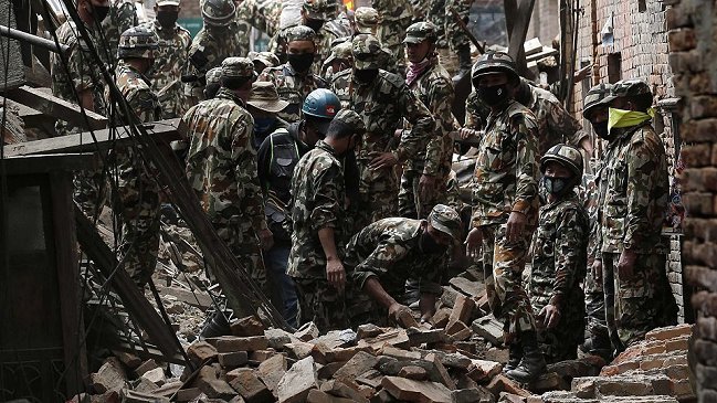 Los muertos por el terremoto de Nepal ya son más de 5.000