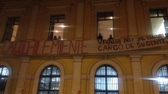 Estudiantes tomaron la Casa Central de la Universidad de Chile