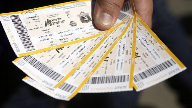 Sernac interpuso demanda contra Blanco y Negro por incumplimiento en el Superclásico