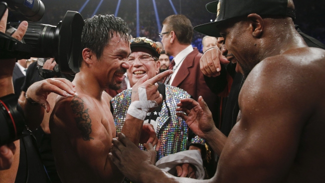 Medio estadounidense aseguró que Mayweather concedió la revancha a Pacquiao