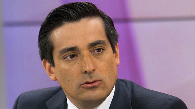 Boletas a Martelli: Peñailillo aseguró haber actuado con 