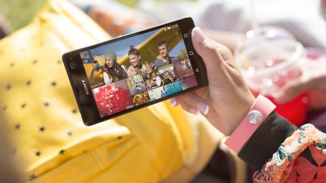 Sony lanza el Xperia C4, celular que perfecciona la toma de selfies