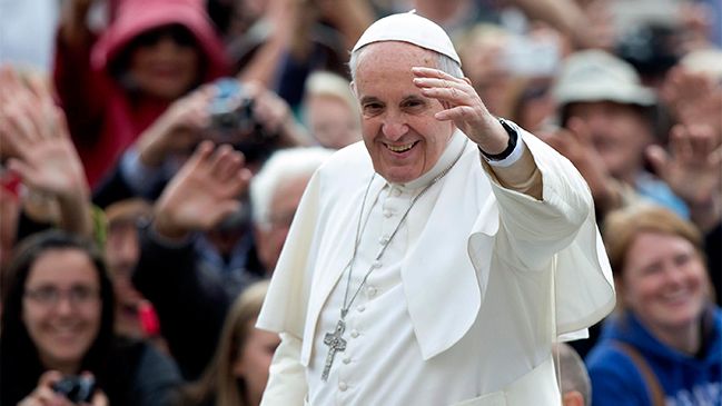 Canciller confirmó que el Papa visitará Chile en 2016