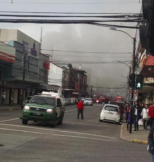 Incendio consume ex edificio de la Gobernación Provincial de Valdivia