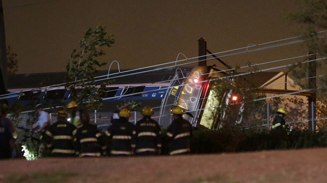 Al menos cinco muertos por descarrilamiento de tren en Filadelfia