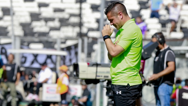 ¿Quién debe ser el reemplazante de Héctor Tapia en la banca de Colo Colo?