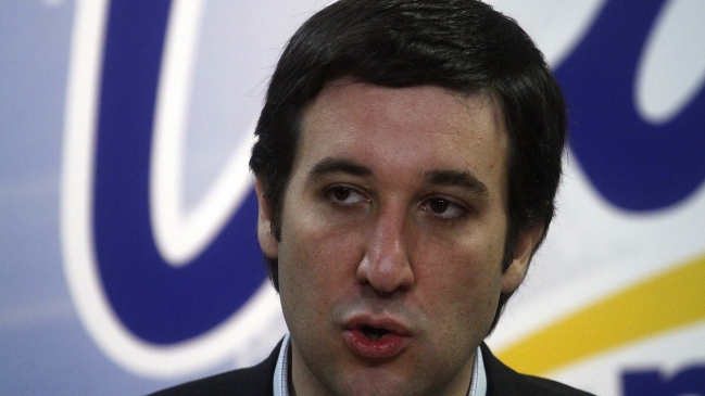 Debate interno en la UDI por apoyo económico a involucrados en casos de probidad