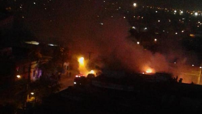 Incendio afectó a tres viviendas en Independencia