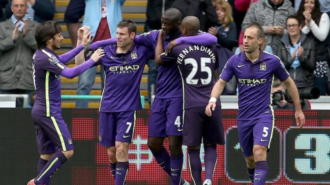 Manchester City venció a Swansea y aseguró su presencia en la fase grupal de la próxima Champions