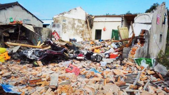 Joven derribó casa de su suegro con una excavadora tras discusión familiar