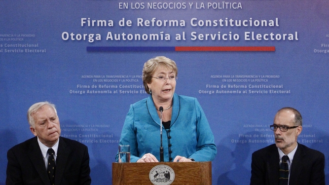 Gobierno firmó proyecto para otorgar autonomía al Servel