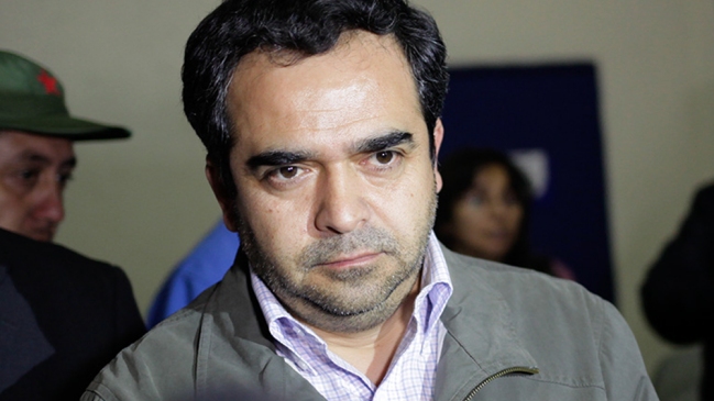 Senador Quintana enfrentó polémica por beneficio escolar a su hija