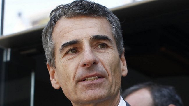 Domicilio político de Andrés Velasco se toma el debate