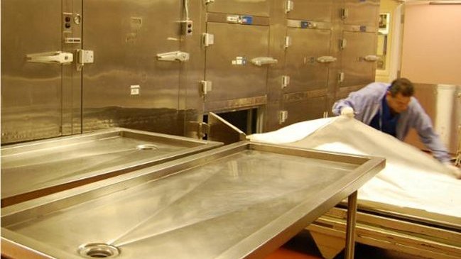 Estudiante de Medicina uruguayo fue expulsado tras usar cadáver para una broma